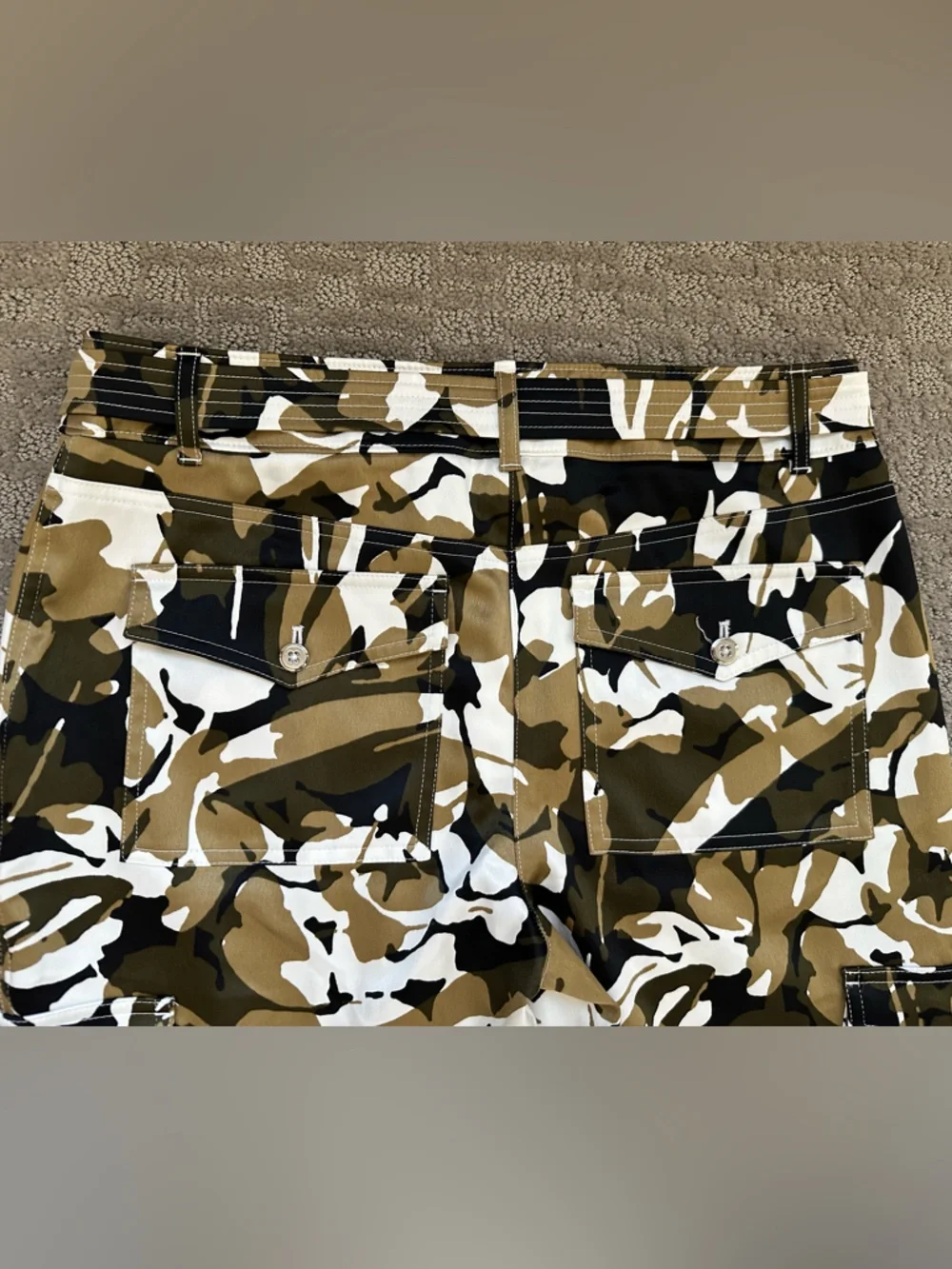 Chico’s Camo Cargo Pants Belted Utility Pants Size 0.5 Small Olive Tan